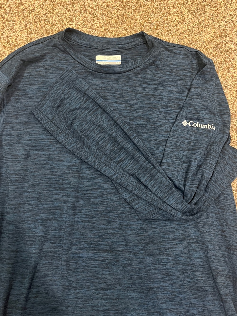 Columbia Men’s Long Sleeve - Small